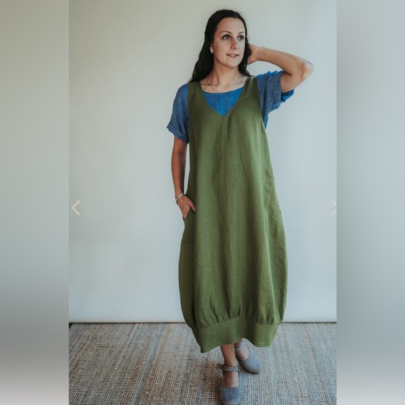 Linenbee “Mary Lou” Pinafore Smock Handmade Sustainable Linen Dress - Picture 2 of 6